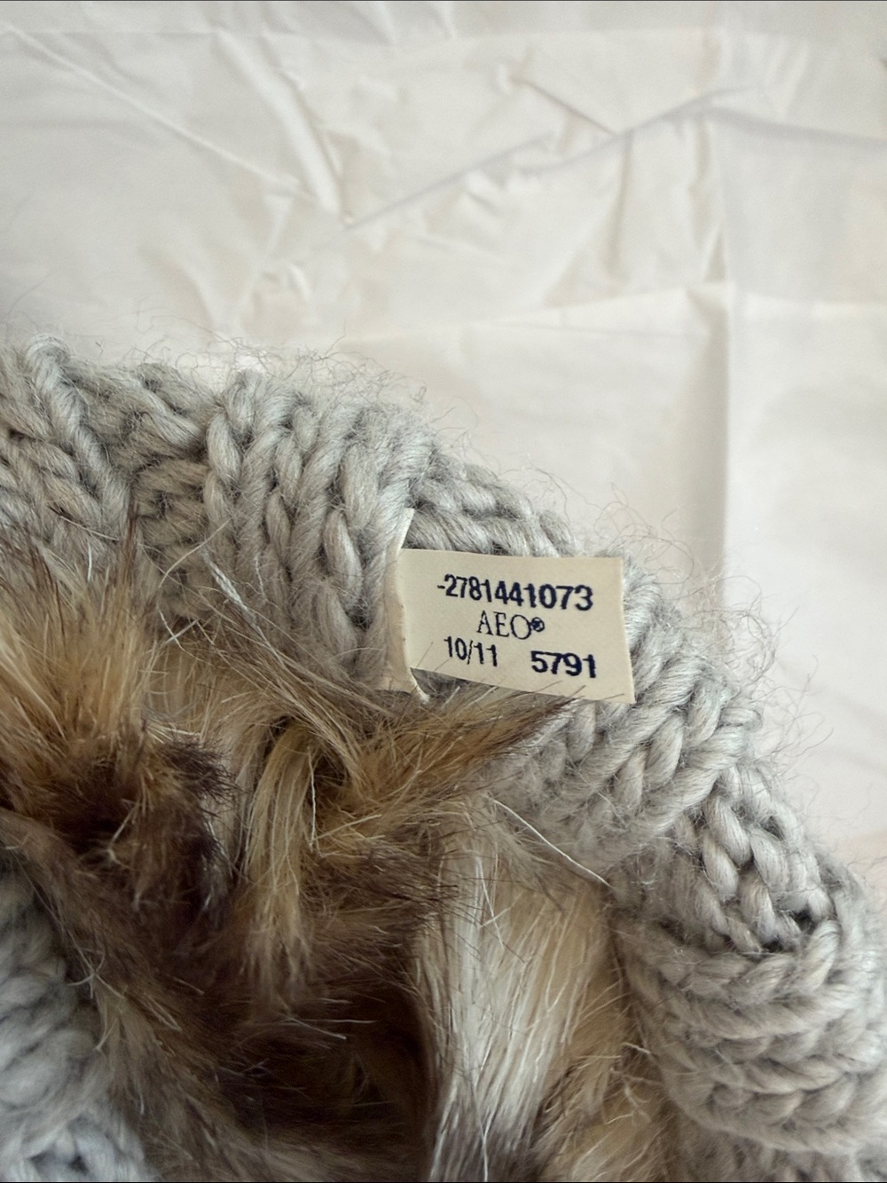American Eagle Outfitters Infinity Scarf - Picture 5 of 6